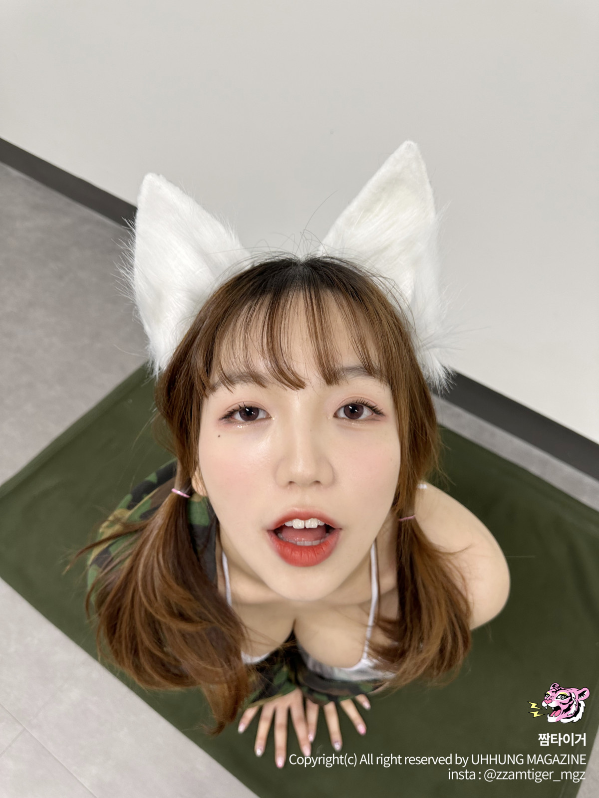 Roonvely 윤블리, UHHUNG Magazine Vol.04 “Milltary” Set.04 – Onlyfans Leak