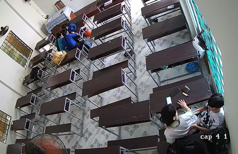 Camera Quay Cảnh Học Sinh Cấp 3 Việt Nam Tranh Thủ Địt Trong Lớp