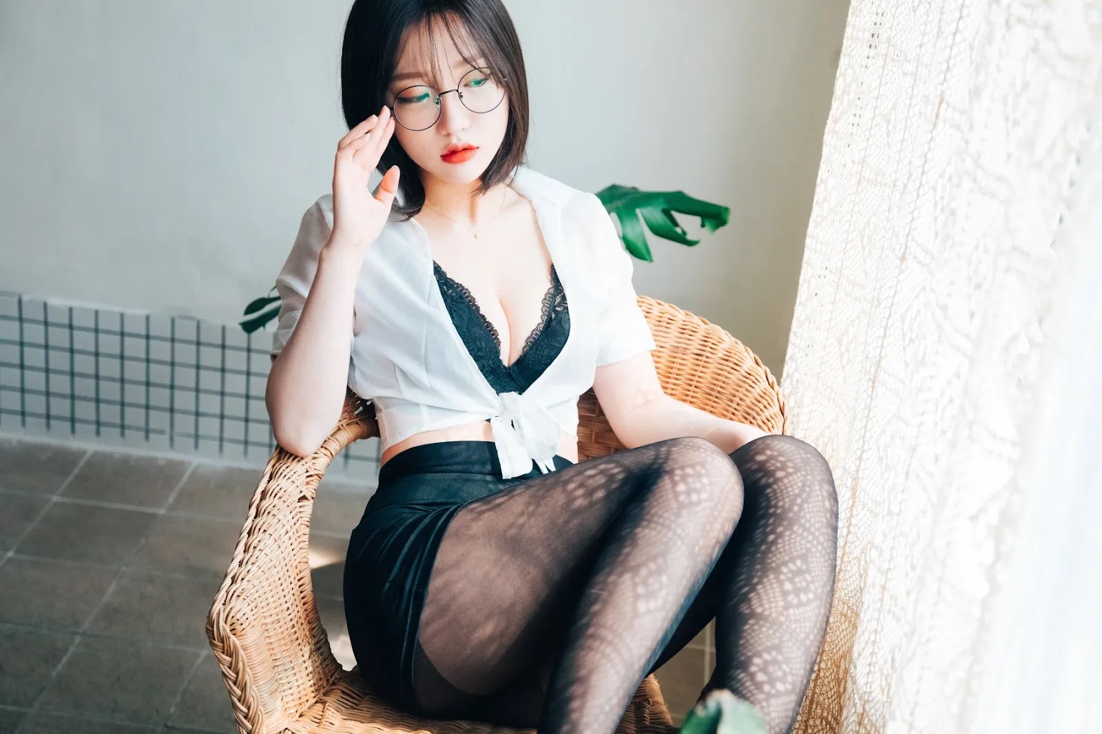 Ảnh Nóng 18+ Gái Xinh Son Yeeun 손예은, [LOOZY] Officegirl’s Vacation Vol.01