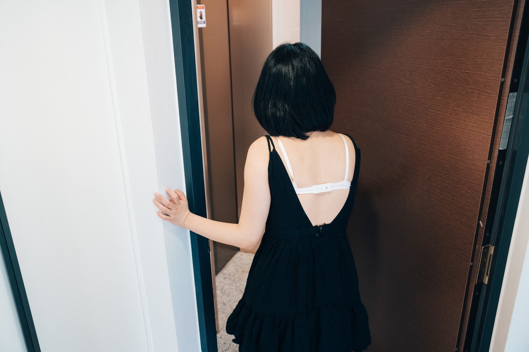 Ảnh Nóng 18+ Gái Xinh ZIA.Kwon 권지아, [Loozy] With Delivery Man Set.01