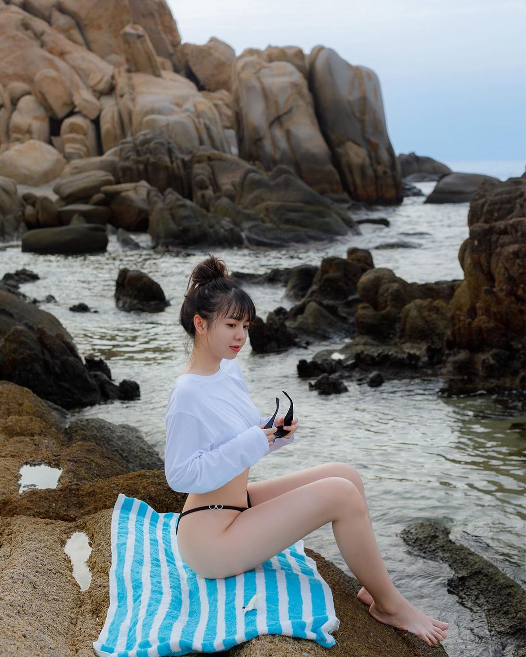 Ảnh 18+ Gái Xinh Facebook Shana Quỳnh Giang giangshana – Onlyfans Leak