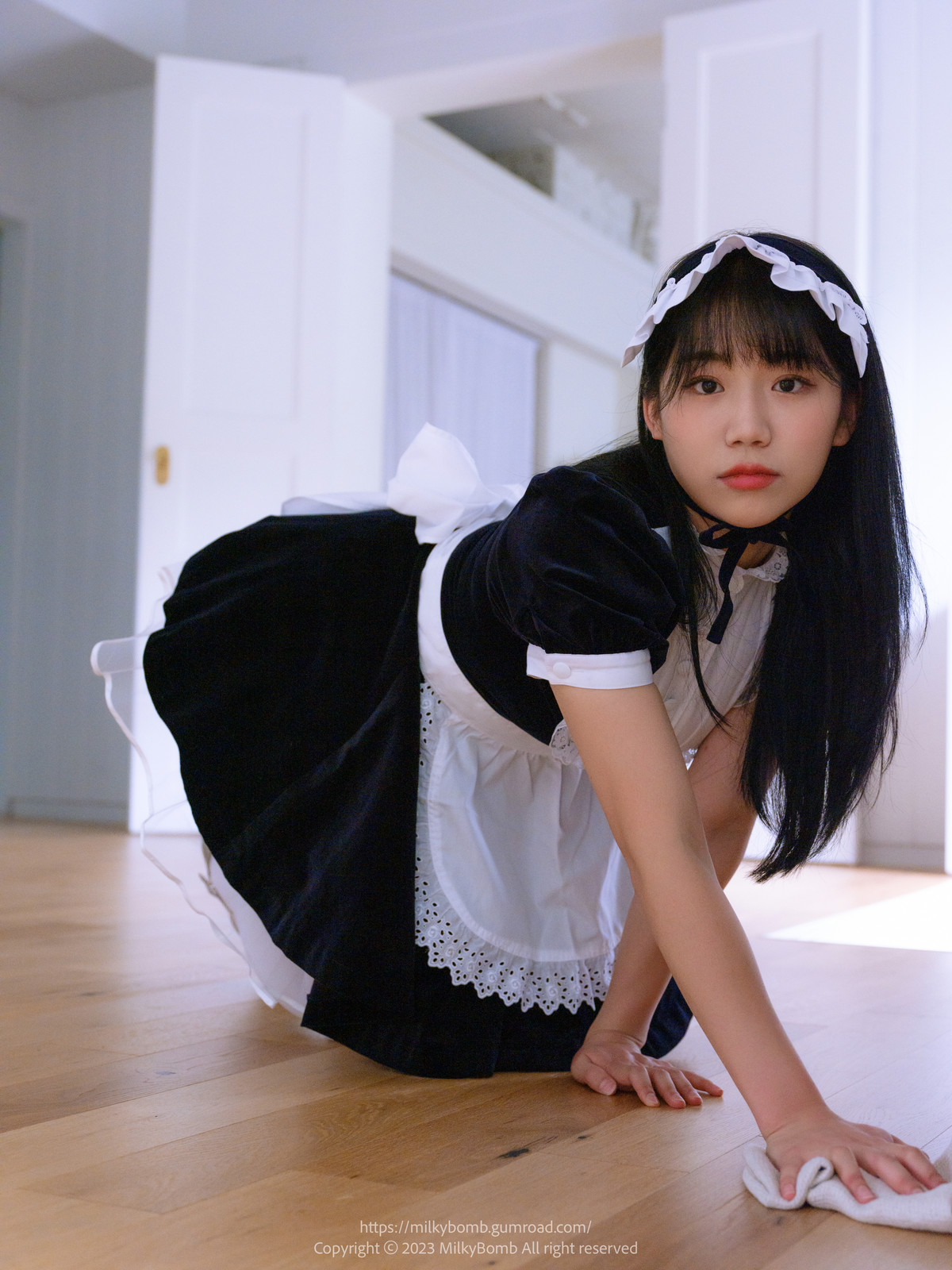 Yui 유이, [MilkyBomb] Maid Set.03