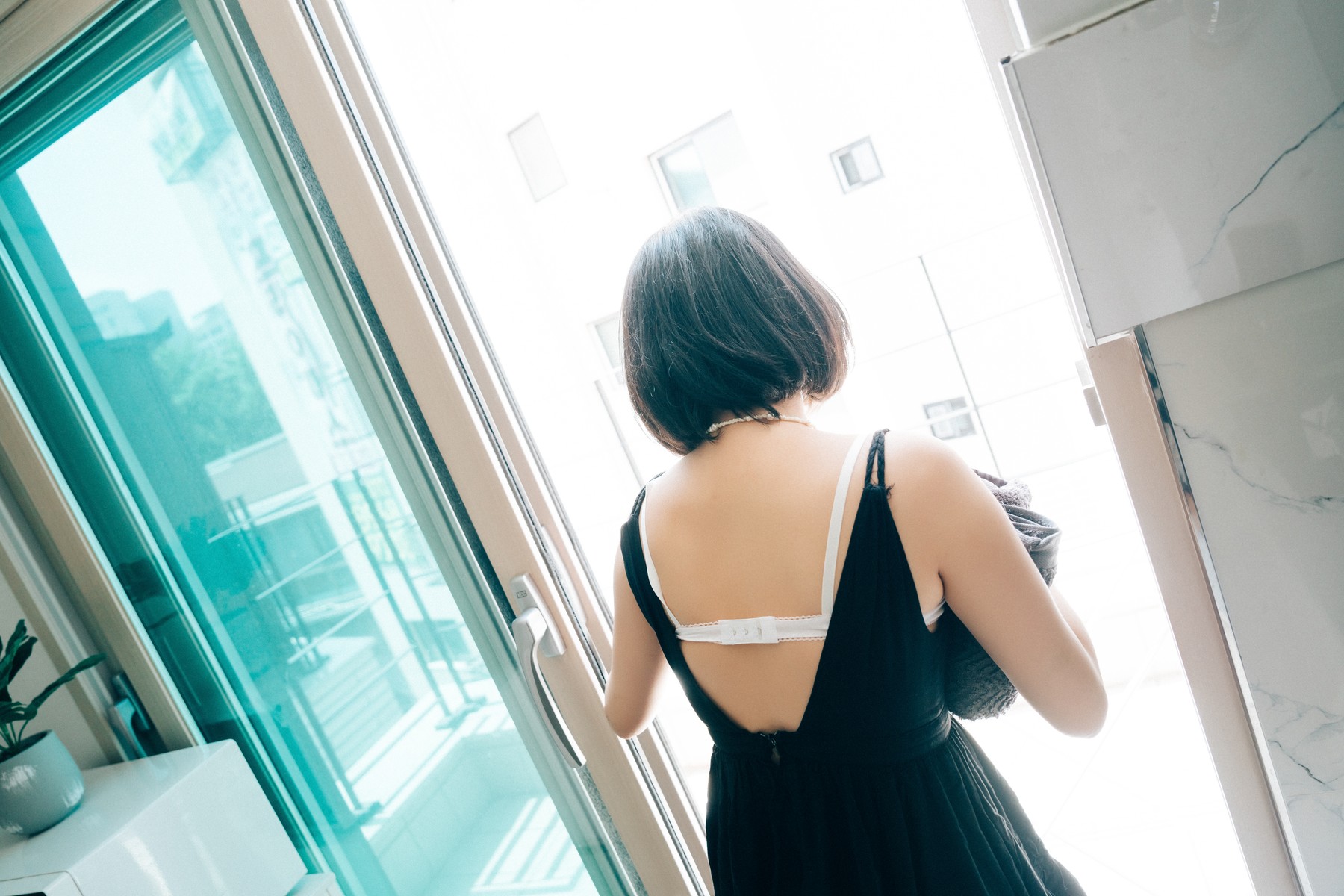 Ảnh Nóng 18+ Gái Xinh ZIA.Kwon 권지아, [Loozy] With Delivery Man Set.01