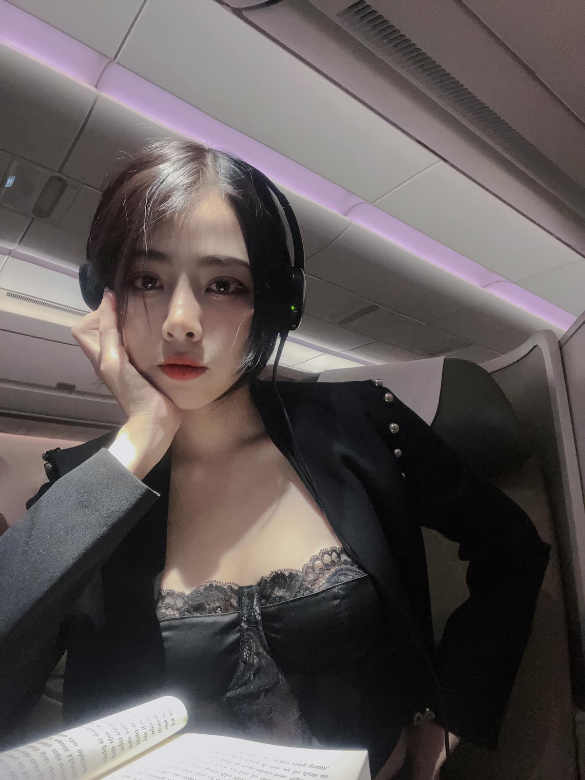 Ảnh Gái Xinh Instagram Hạnh Bích Trần Chen Bi Xing – __hanhbichtran__