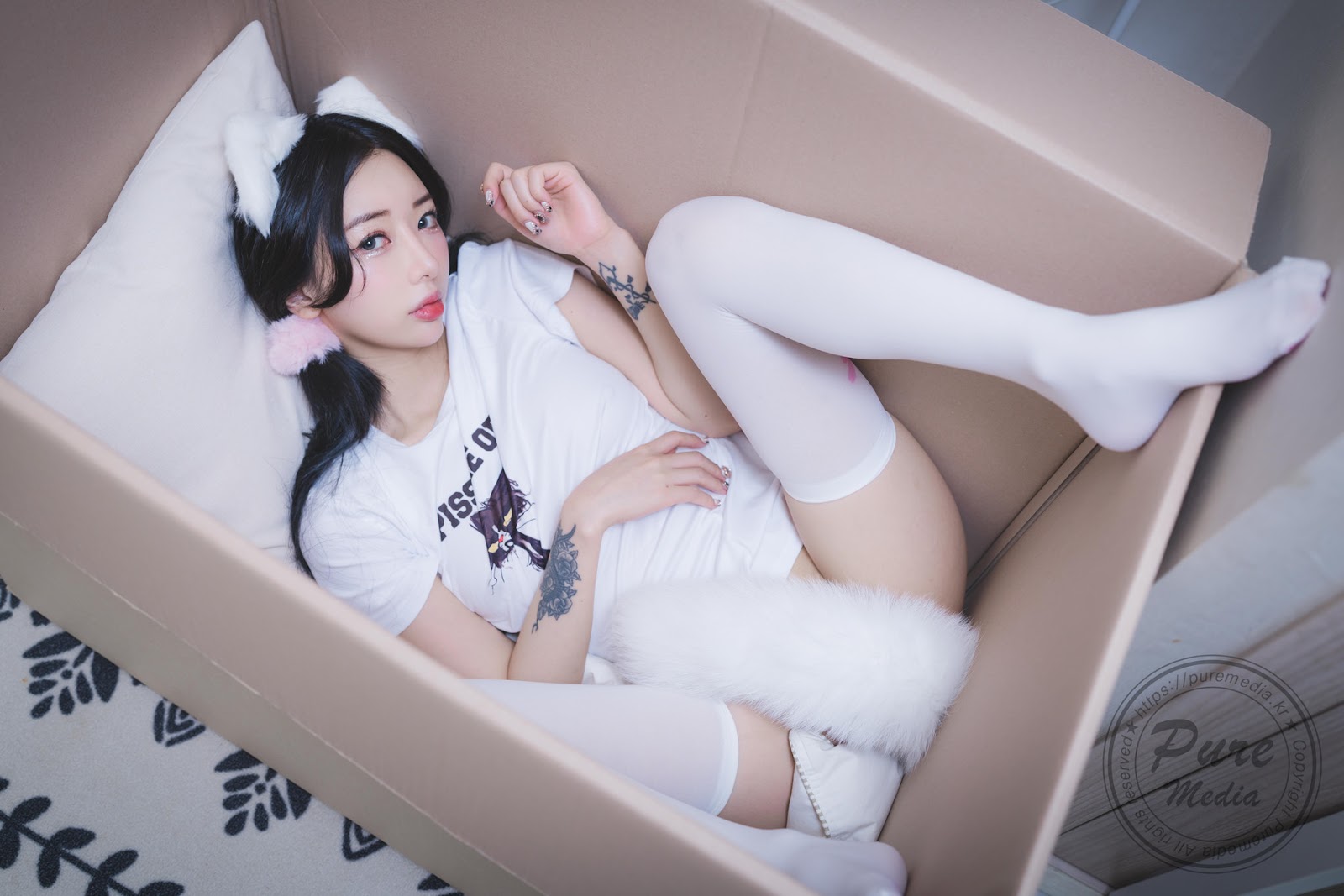 Ảnh Nóng 18+ Gái Xinh Jia 지아, [PURE MEDIA] Naked cat on the sofa Set.01