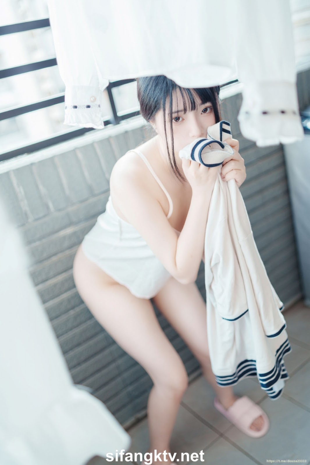 Ảnh Nóng 18+ Gái Xinh Timliao 露出嫩穴勾引你