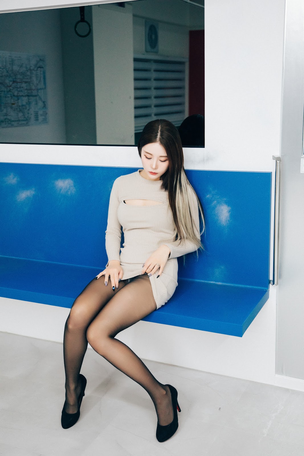 Ảnh Nóng 18+ Gái Xinh Jeong Bomi 정보미, [Loozy] Bondage Subway Set.01
