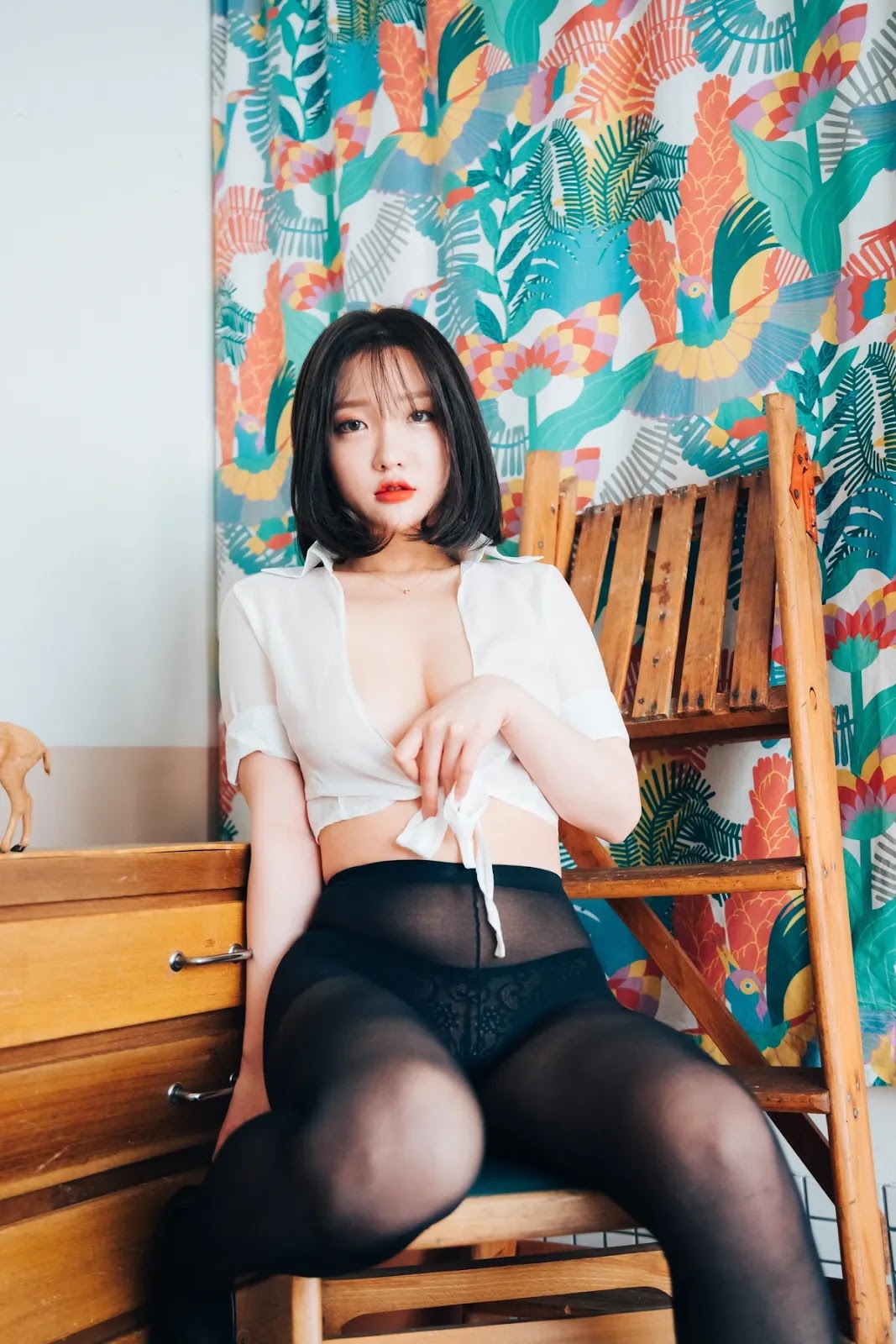 Ảnh Nóng 18+ Gái Xinh Son Yeeun 손예은, [LOOZY] Officegirl’s Vacation Vol.01