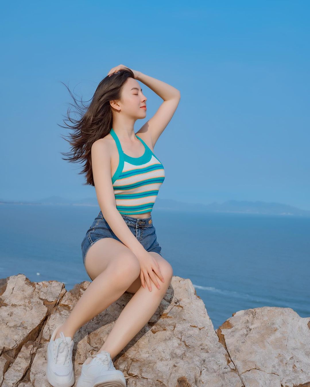 Ảnh 18+ Gái Xinh Facebook Shana Quỳnh Giang giangshana – Onlyfans Leak