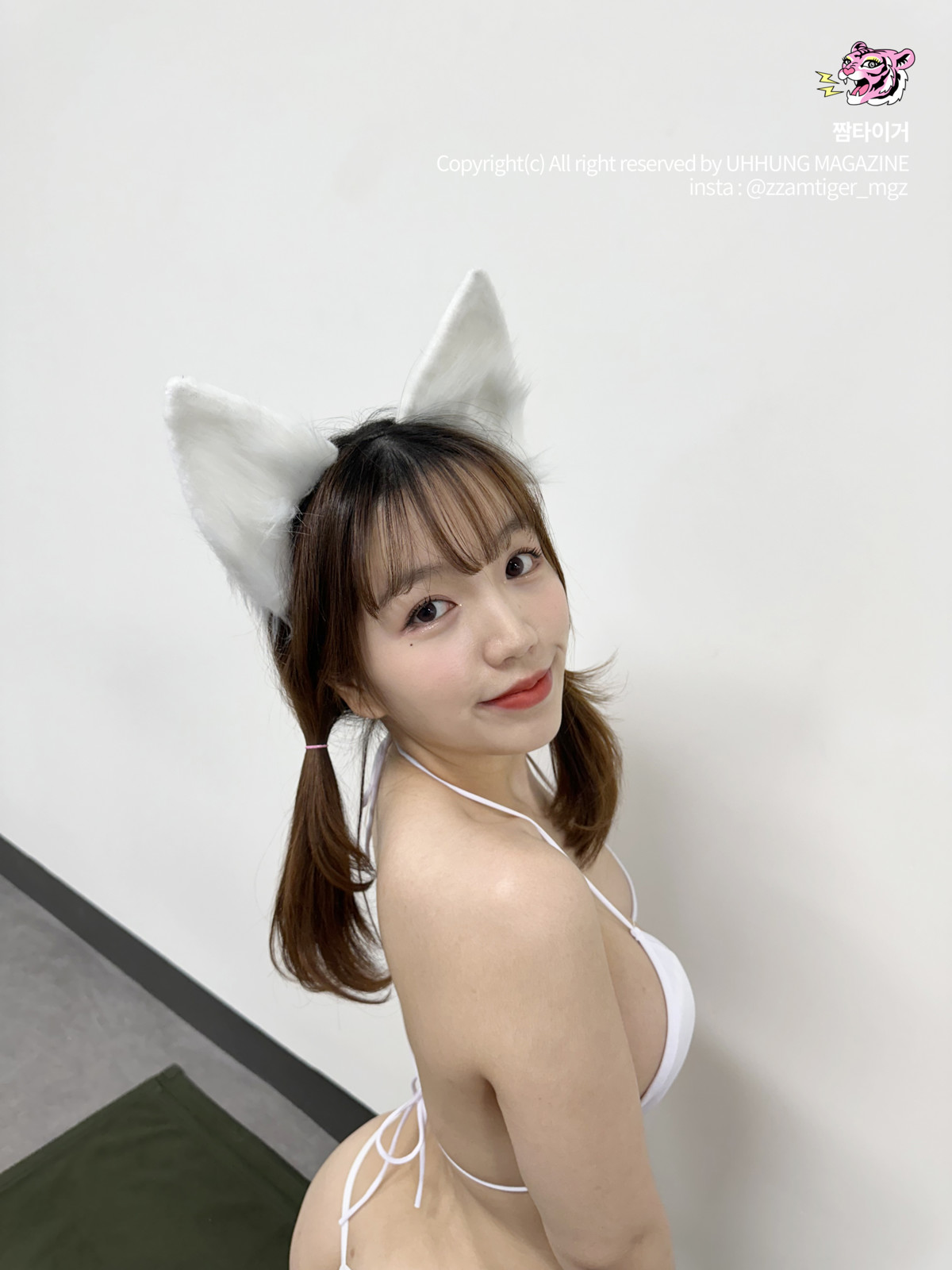 Roonvely 윤블리, UHHUNG Magazine Vol.04 “Milltary” Set.04 – Onlyfans Leak