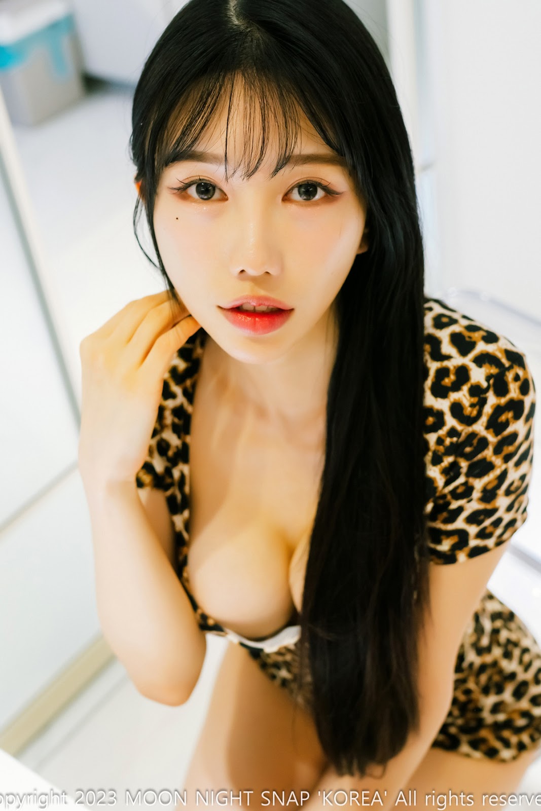 Ảnh Nóng 18+ Gái Xinh Yunjin 챌이, [Moon Night Snap] Yunjin Peeking Set.01 – Onlyfans Leak
