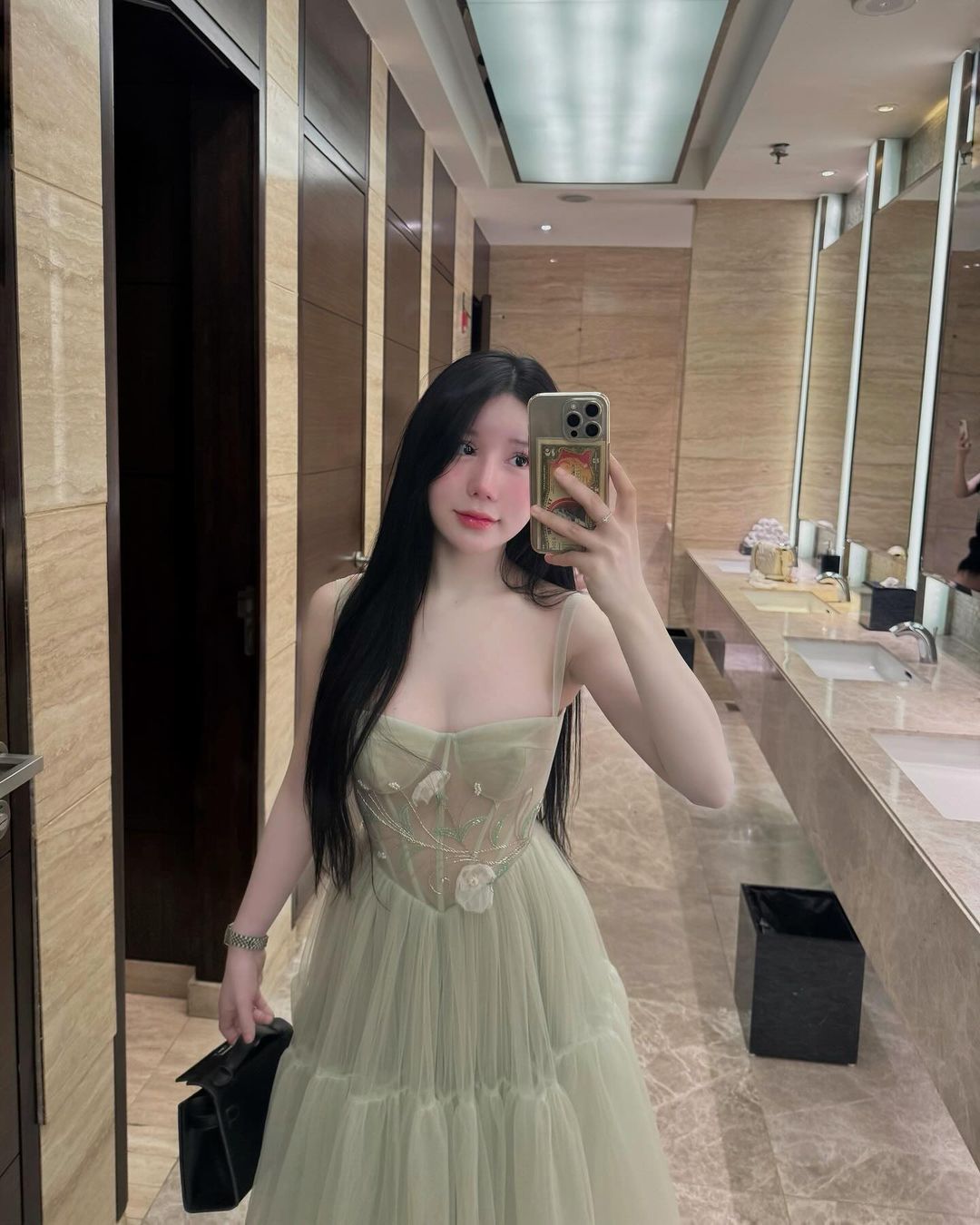 Ảnh 18+ Gái Xinh Tiktok Nguyễn Hương Ly sasami_2k – Onlyfans Leak