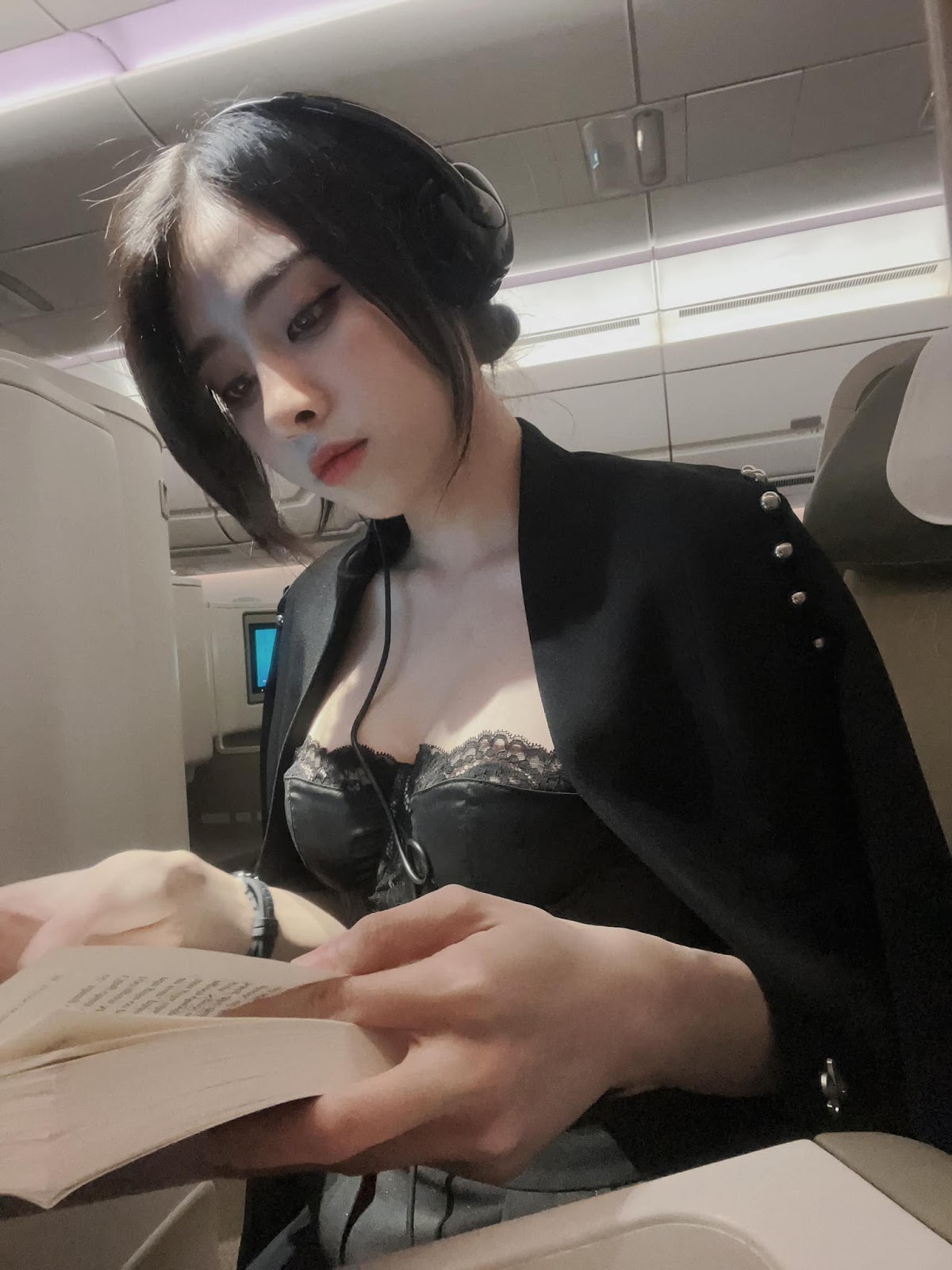 Ảnh Gái Xinh Instagram Hạnh Bích Trần Chen Bi Xing – __hanhbichtran__