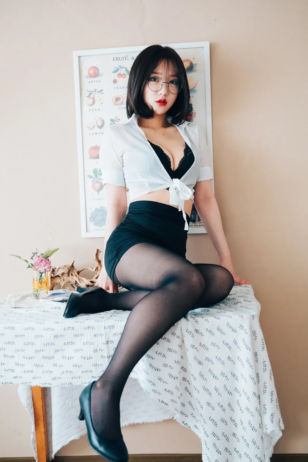 Ảnh Nóng 18+ Gái Xinh Son Yeeun 손예은, [LOOZY] Officegirl’s Vacation Vol.01