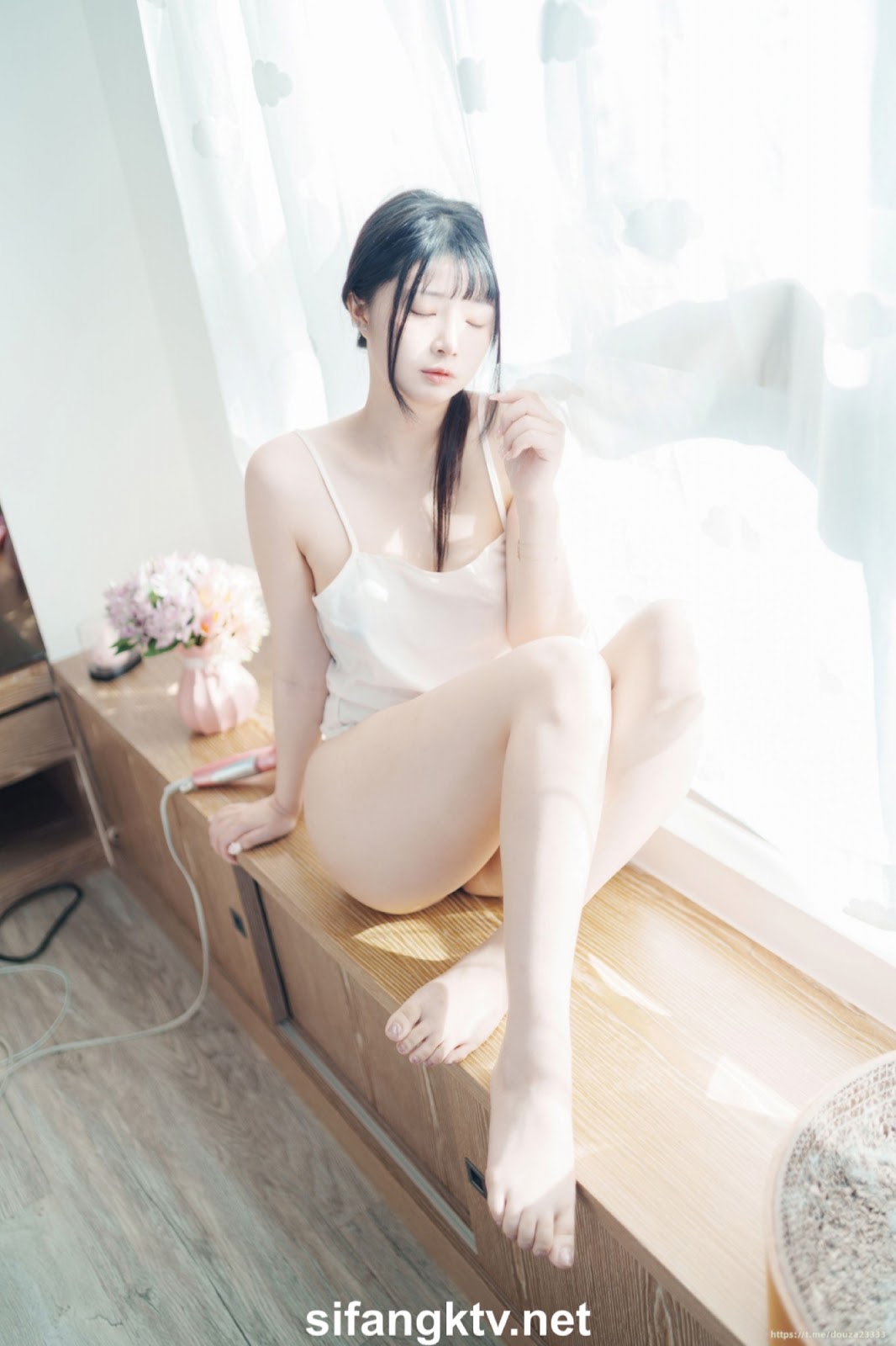 Ảnh Nóng 18+ Gái Xinh Timliao 露出嫩穴勾引你