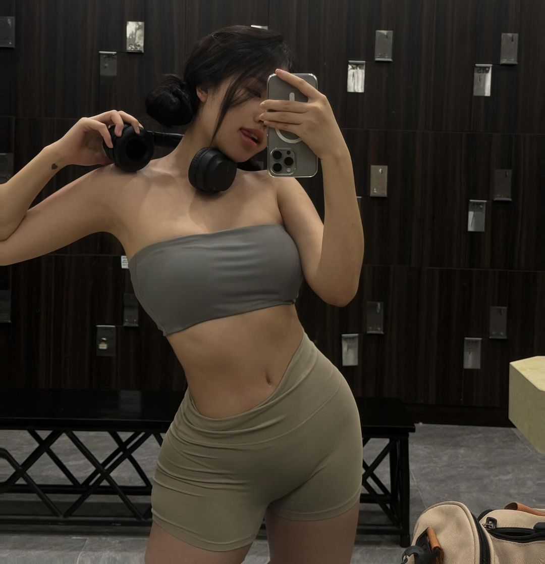 Ảnh 18+ Gái Xinh Instagram Nguyễn Thùy Trang trang_miemie – Onlyfans Leak