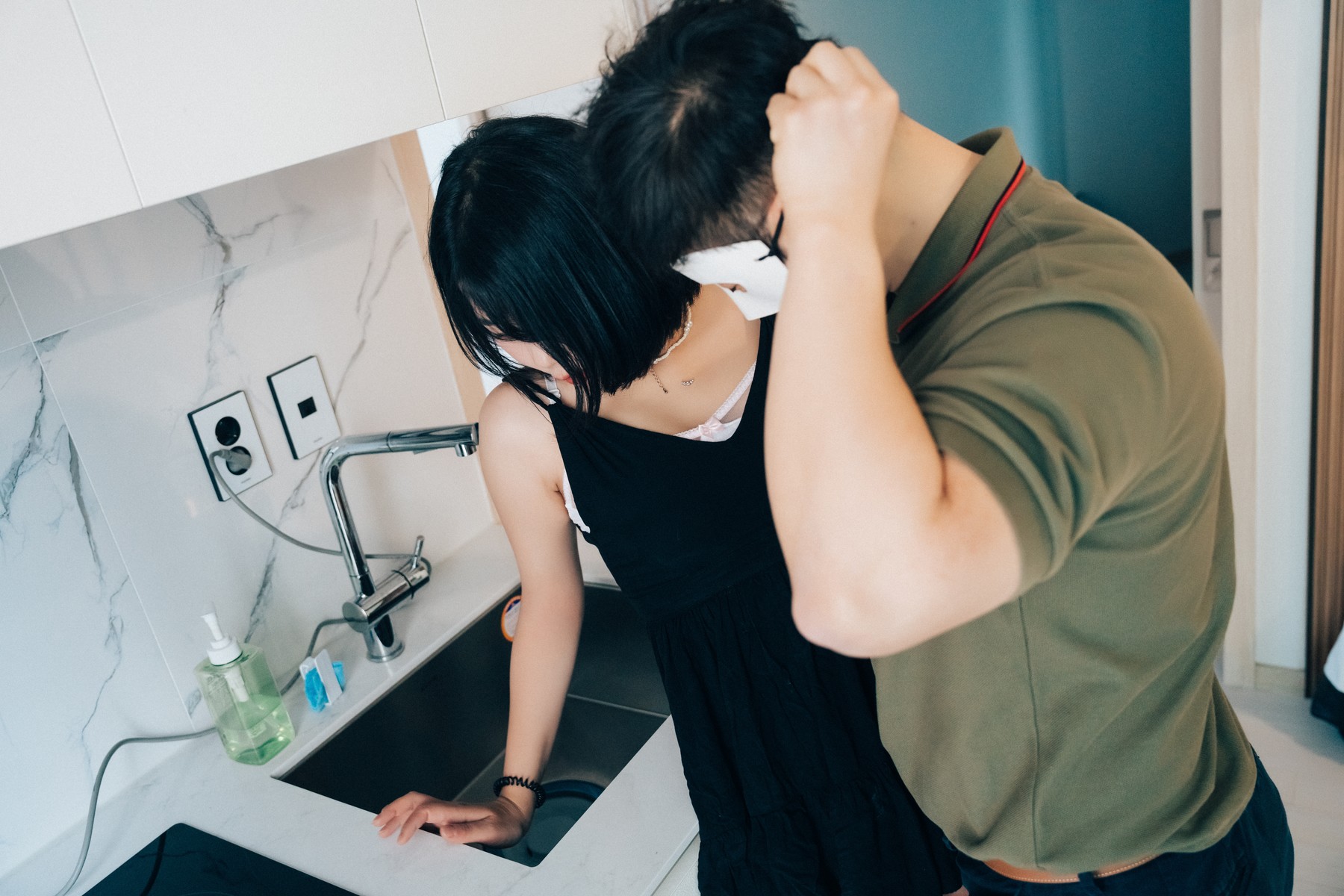 Ảnh Nóng 18+ Gái Xinh ZIA.Kwon 권지아, [Loozy] With Delivery Man Set.01