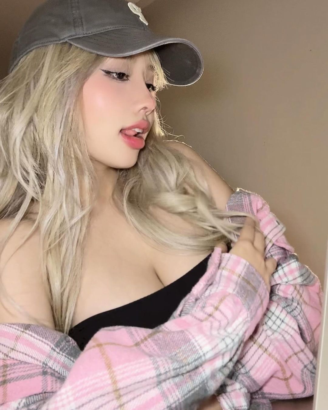 Ảnh 18+ Gái Xinh Instagram Nguyễn Thùy Trang trang_miemie – Onlyfans Leak