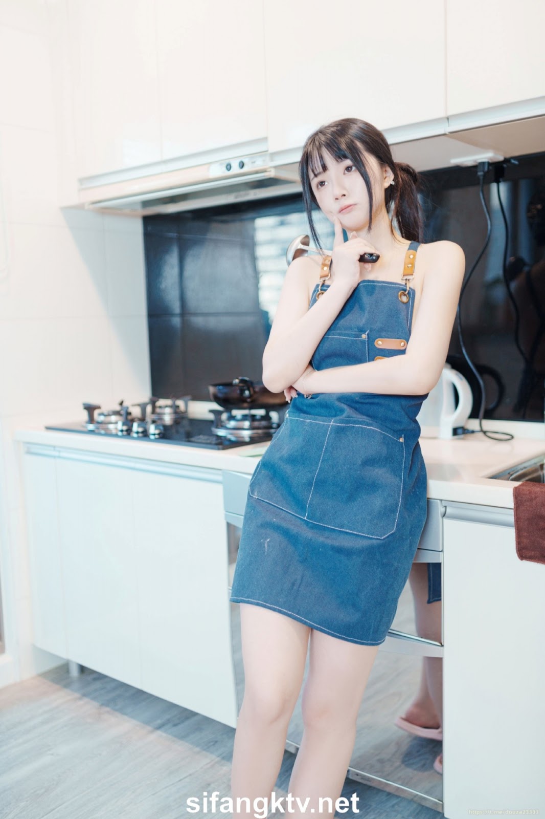 Ảnh Nóng 18+ Gái Xinh Timliao 露出嫩穴勾引你