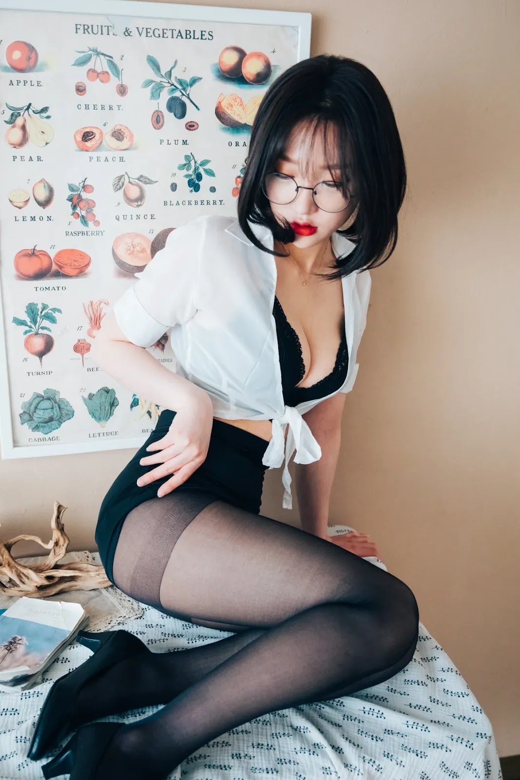 Ảnh Nóng 18+ Gái Xinh Son Yeeun 손예은, [LOOZY] Officegirl’s Vacation Vol.01