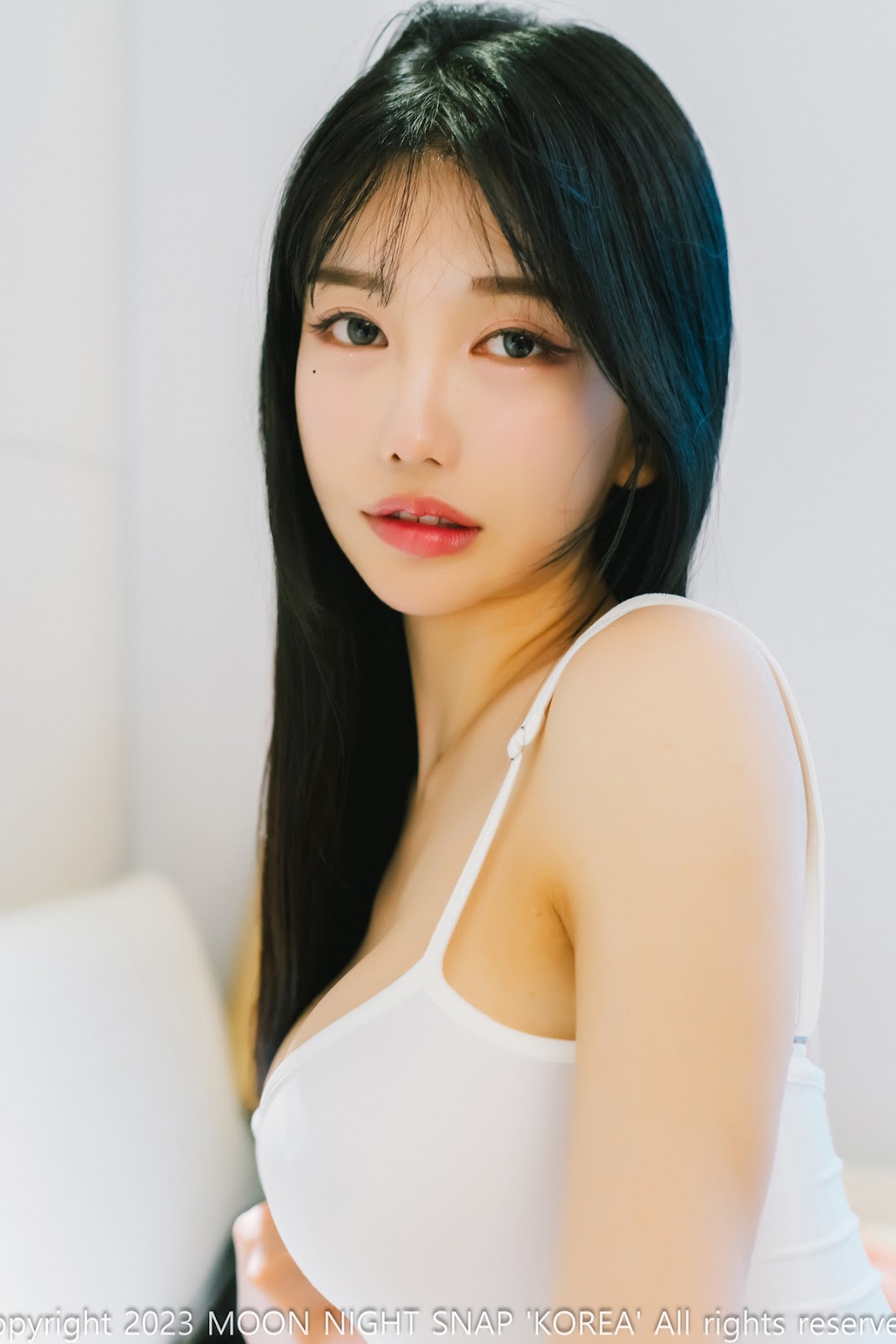 Ảnh Nóng 18+ Gái Xinh Yunjin 챌이, [Moon Night Snap] Yunjin Peeking Set.02 – Onlyfans Leak