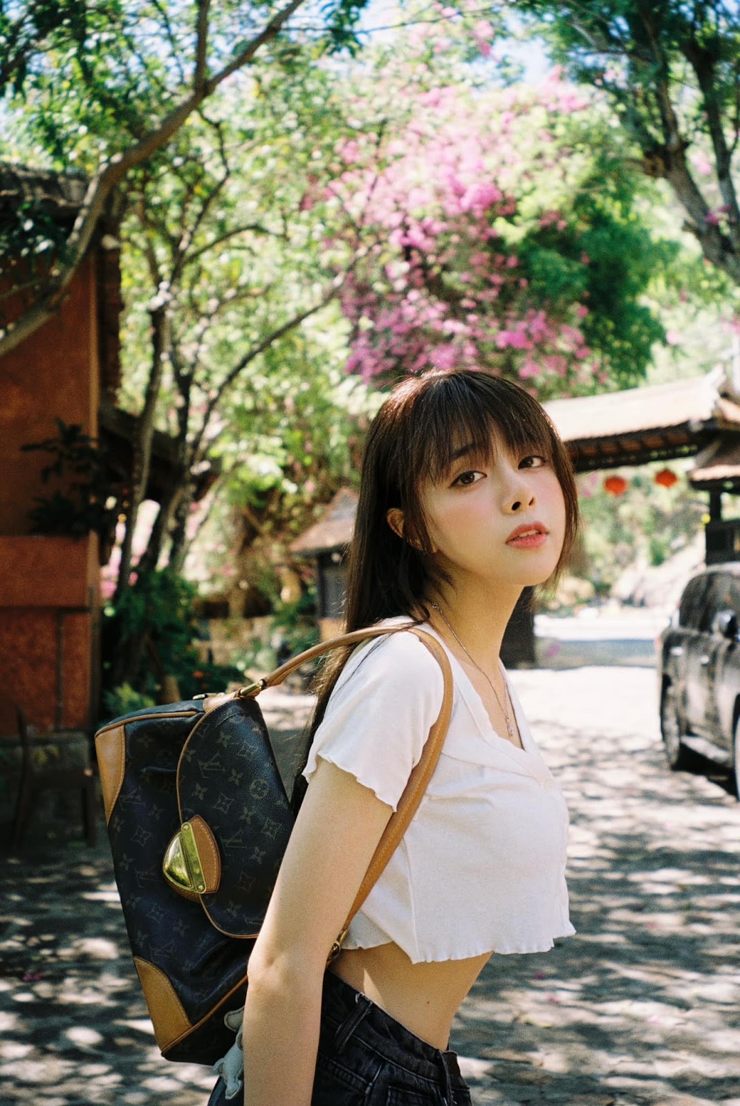 Ảnh Gái Xinh Instagram Hạnh Bích Trần Chen Bi Xing – __hanhbichtran__