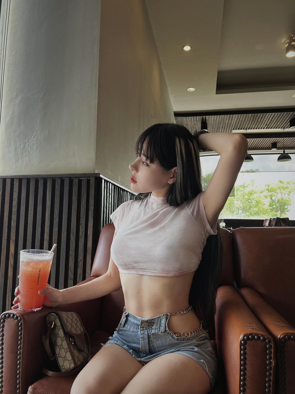 Ảnh Gái Xinh Instagram Hạnh Bích Trần Chen Bi Xing – __hanhbichtran__