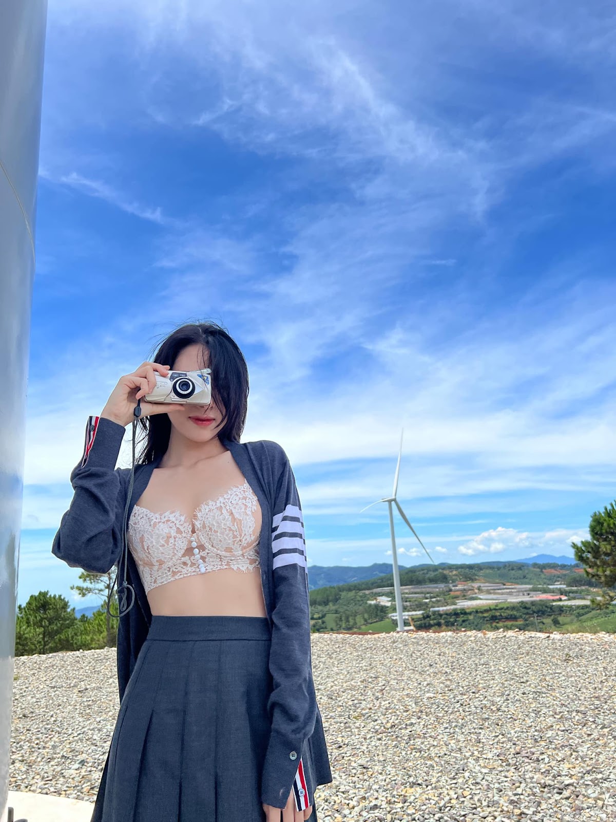 Ảnh Gái Xinh Instagram Hạnh Bích Trần Chen Bi Xing – __hanhbichtran__