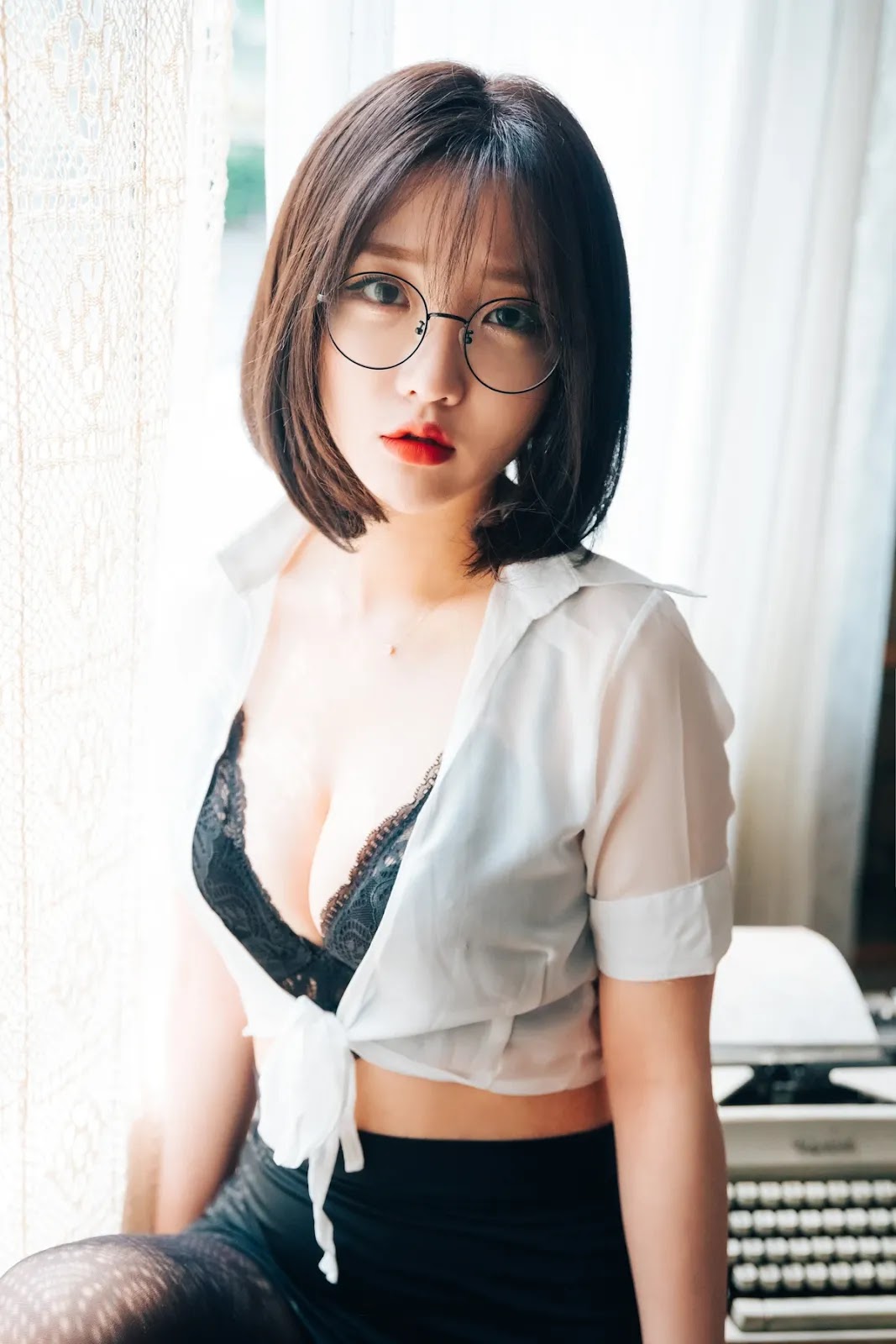 Ảnh Nóng 18+ Gái Xinh Son Yeeun 손예은, [LOOZY] Officegirl’s Vacation Vol.01