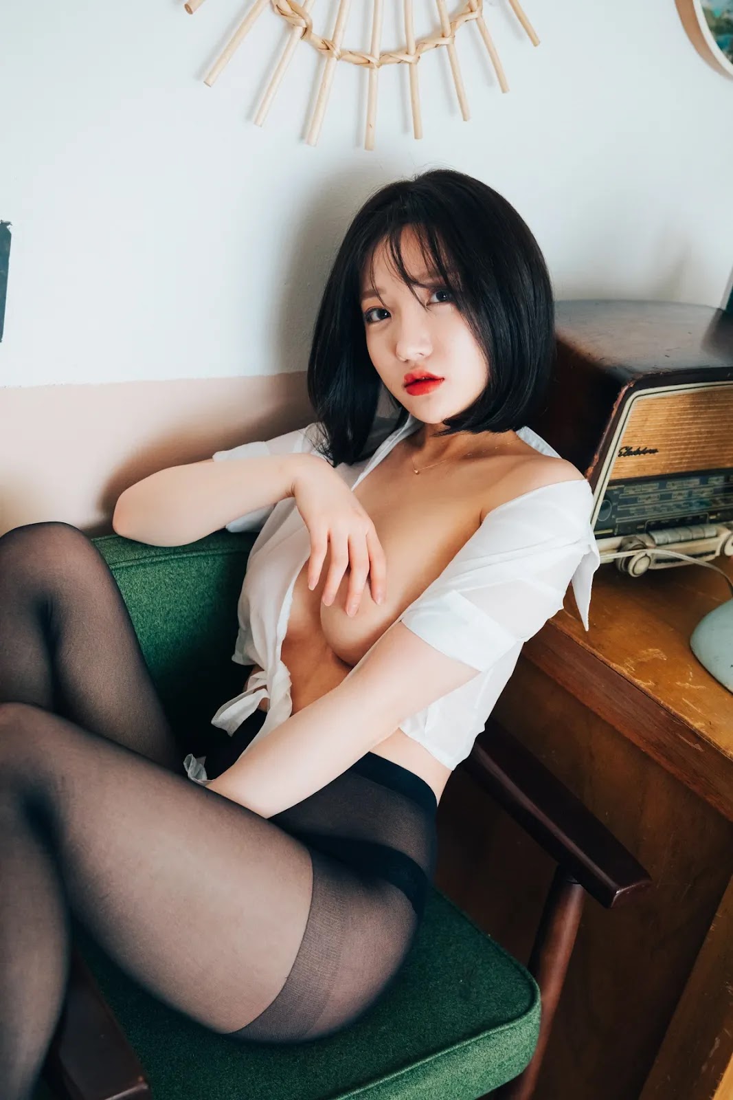Ảnh Nóng 18+ Gái Xinh Son Yeeun 손예은, [LOOZY] Officegirl’s Vacation Vol.01