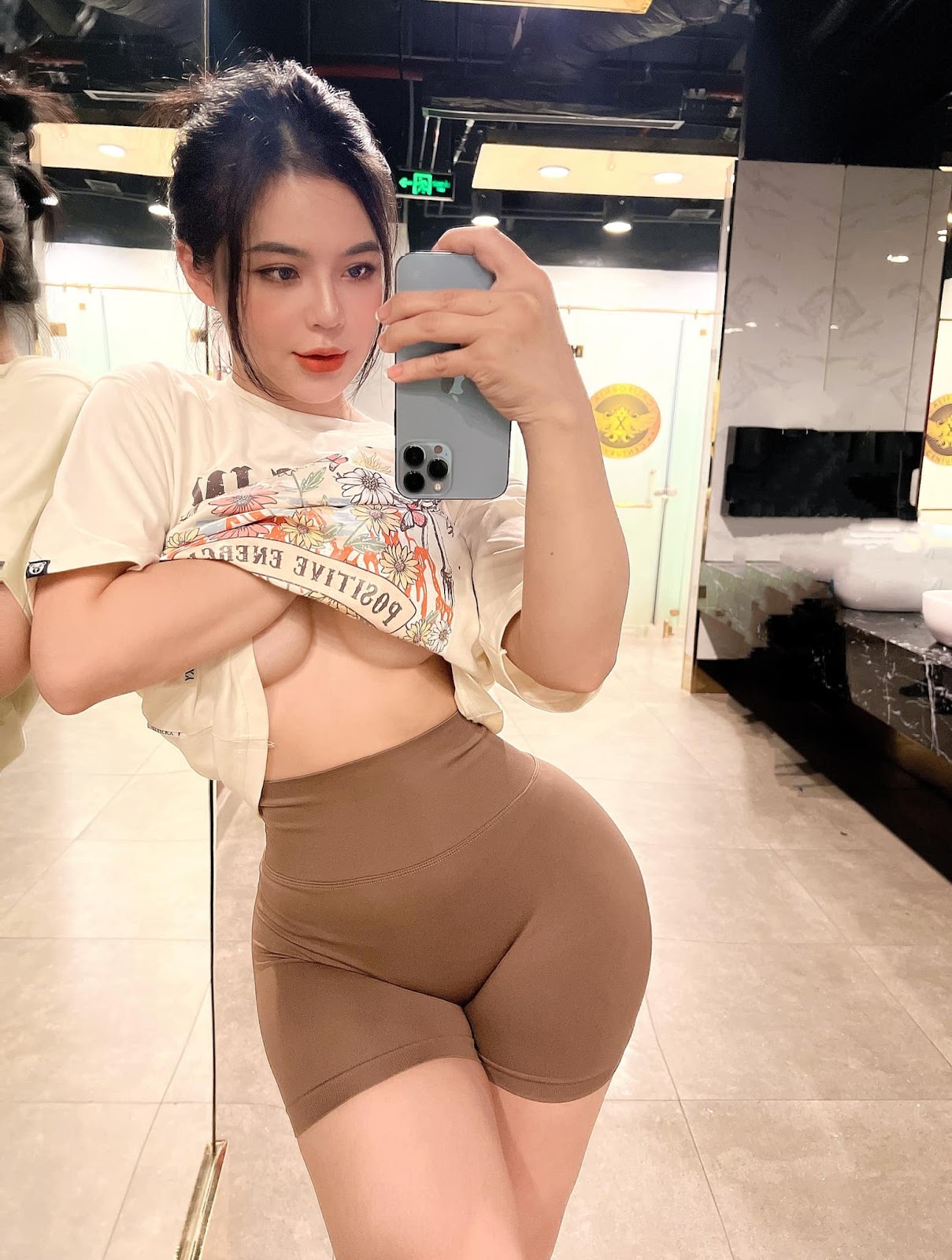 Ảnh Gái Xinh Instagram Loan Hoàng hoang.loan93 Loanhoang_vip