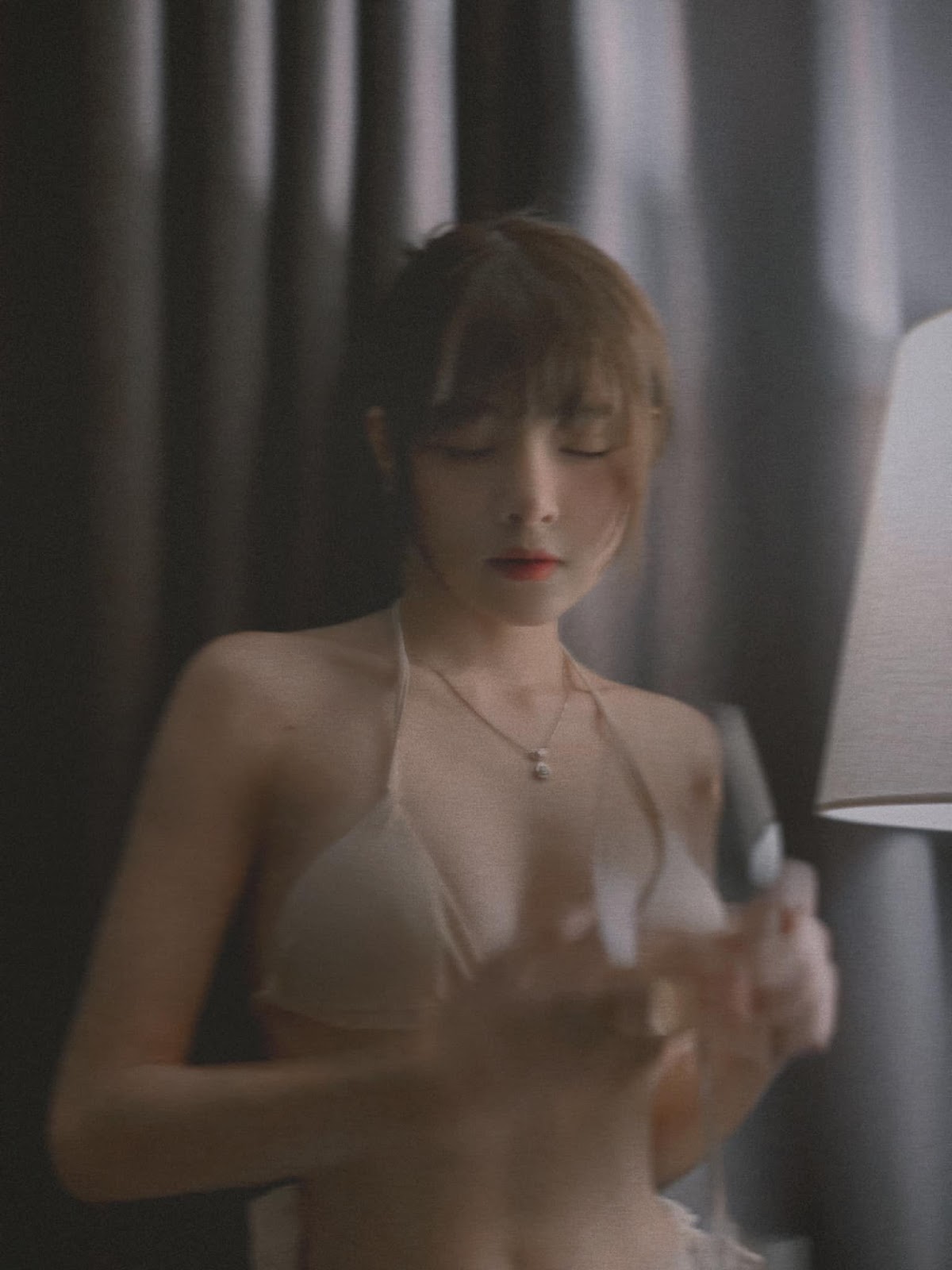 Ảnh Gái Xinh Instagram Hạnh Bích Trần Chen Bi Xing – __hanhbichtran__