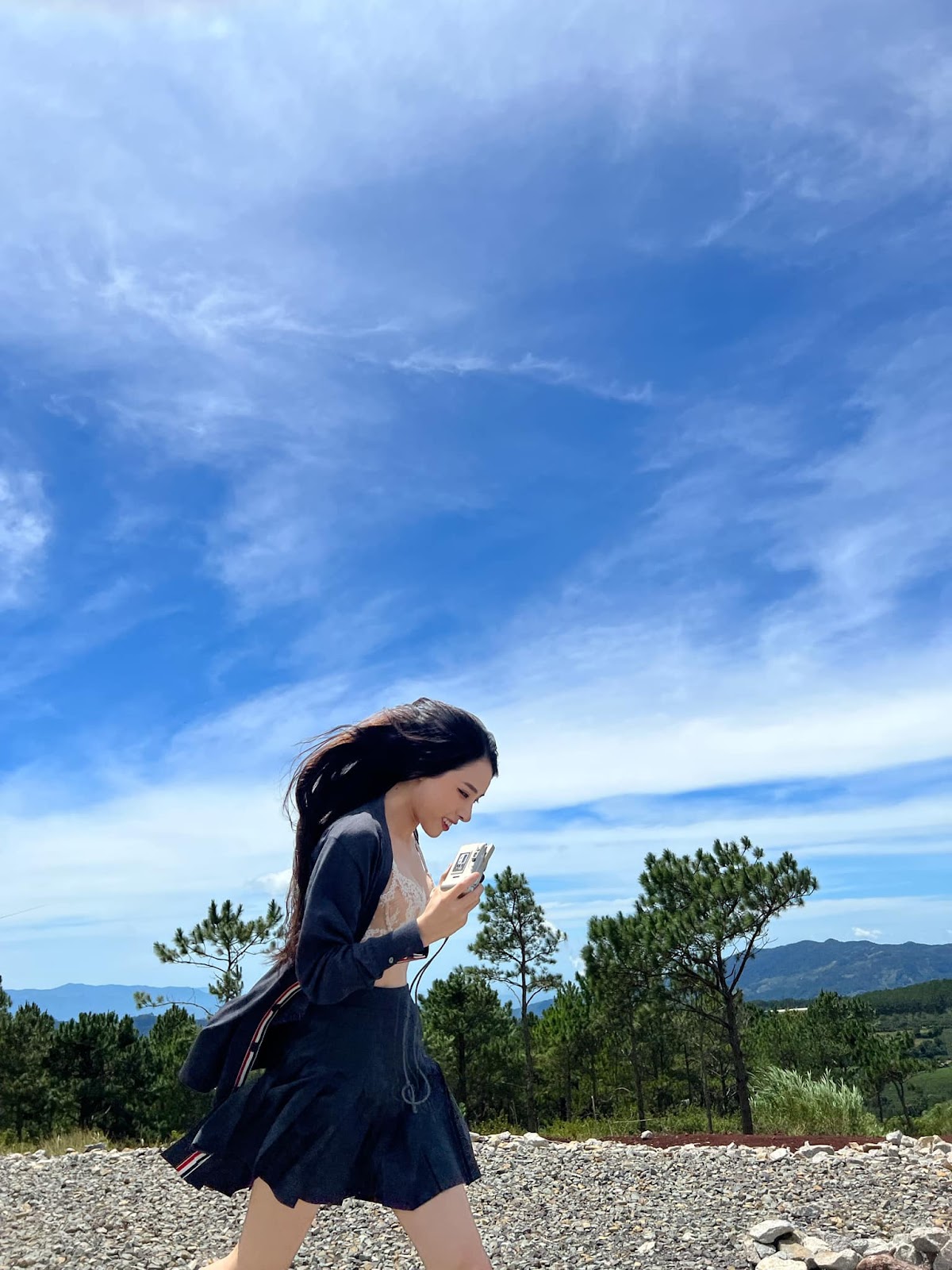 Ảnh Gái Xinh Instagram Hạnh Bích Trần Chen Bi Xing – __hanhbichtran__