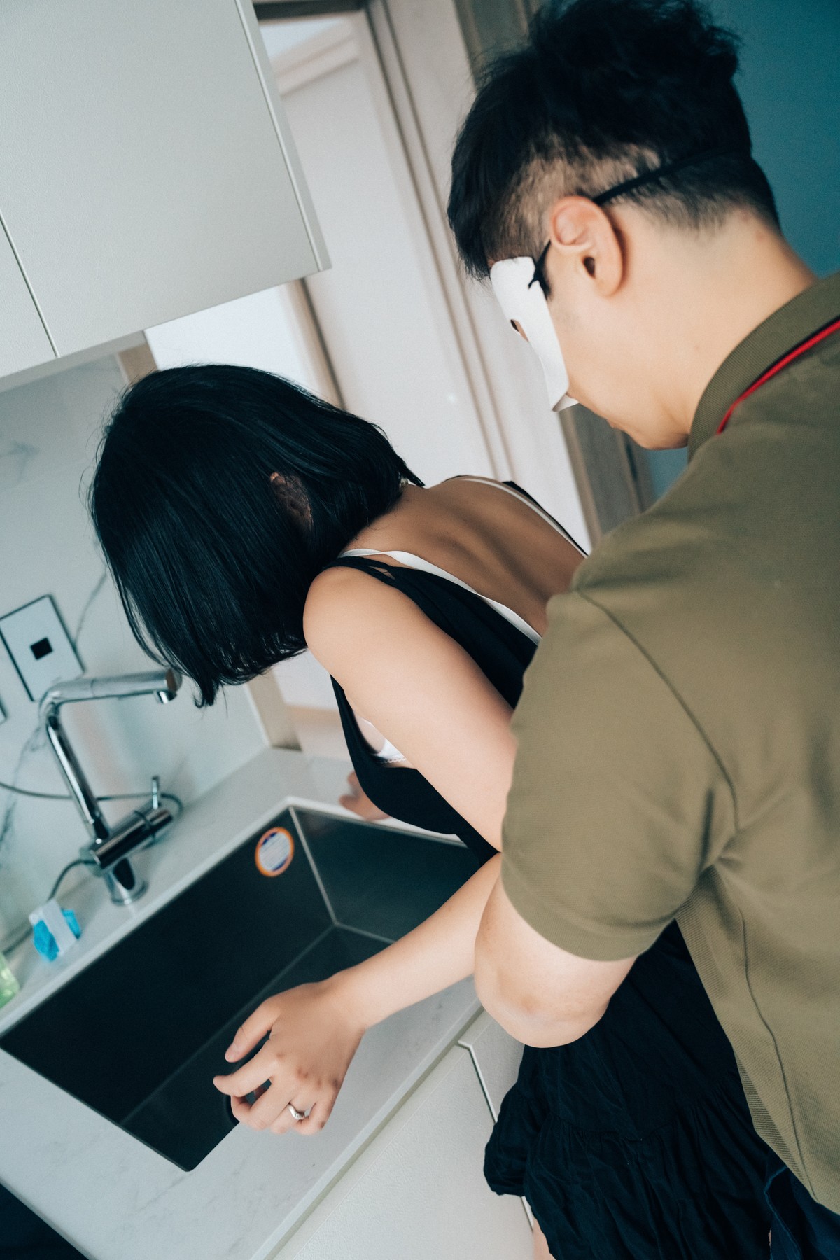 Ảnh Nóng 18+ Gái Xinh ZIA.Kwon 권지아, [Loozy] With Delivery Man Set.01