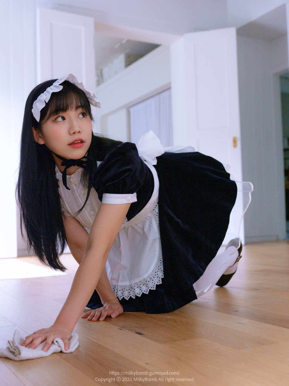 Yui 유이, [MilkyBomb] Maid Set.03