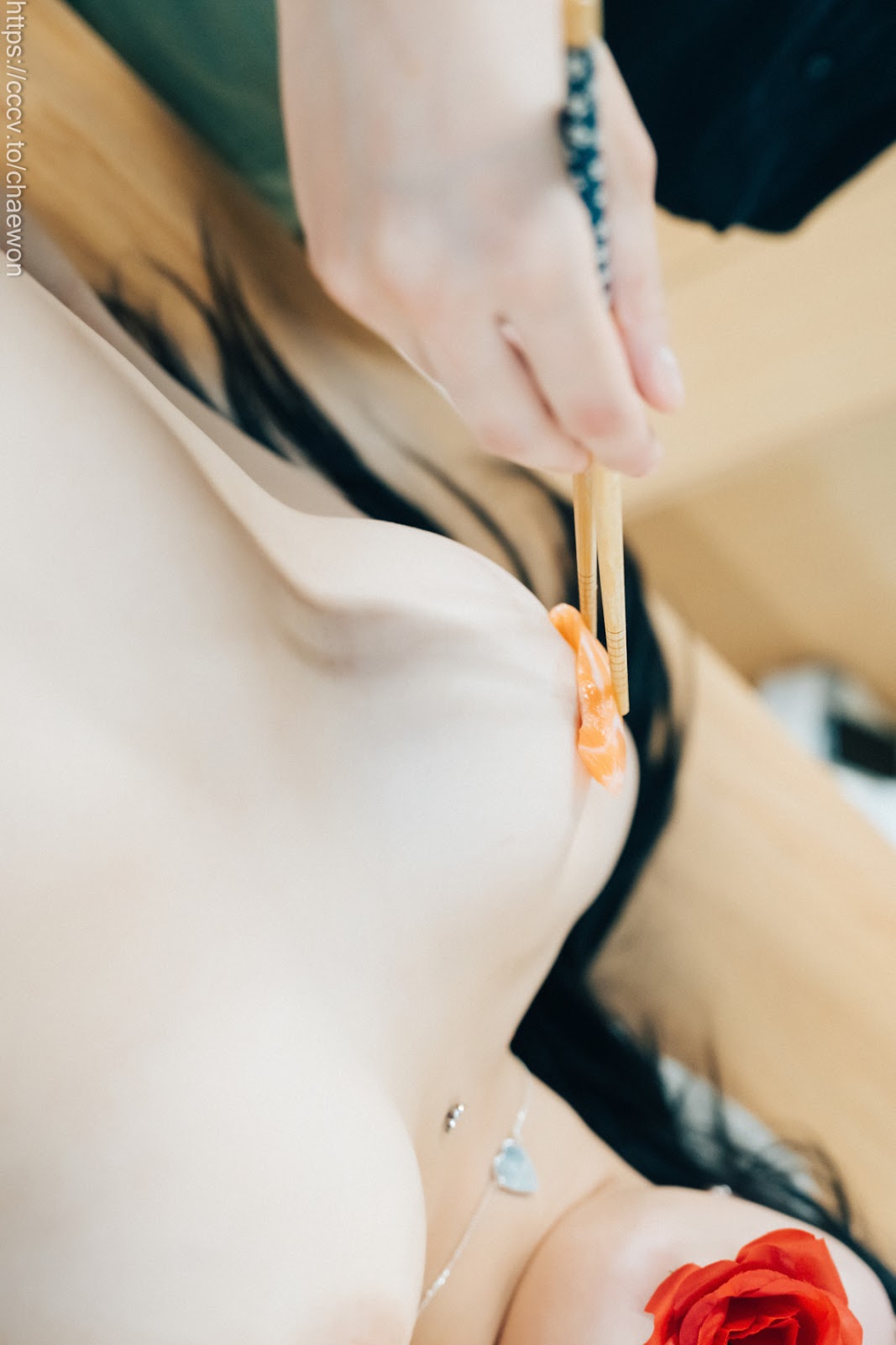 Ảnh Nóng 18+ Gái Xinh ZIA.Kwon 권지아, Loozy “Nyotaimori” Set.02