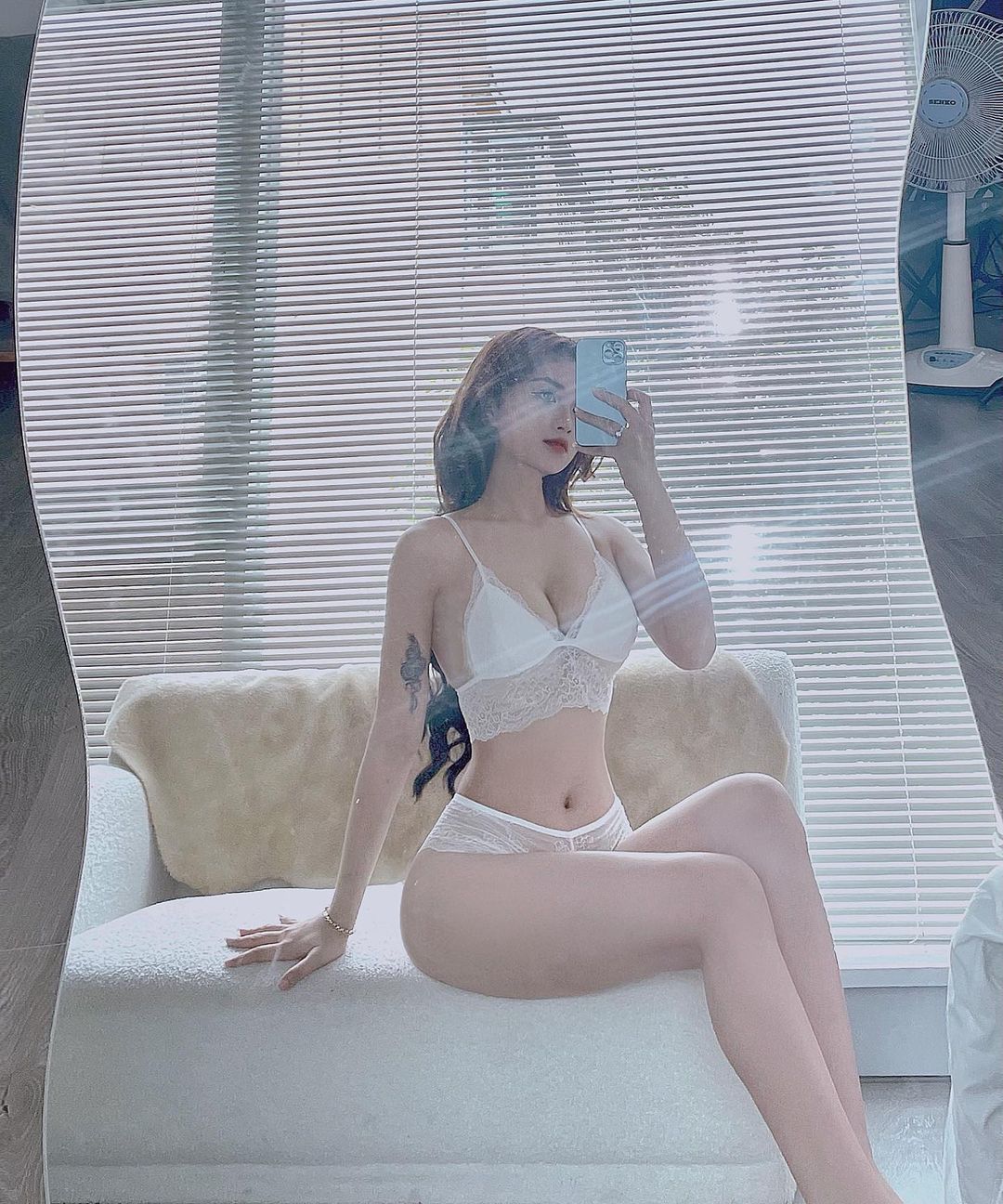 Ảnh 18+ Gái Xinh Instagram rose_xinhhh – Onlyfans Leak