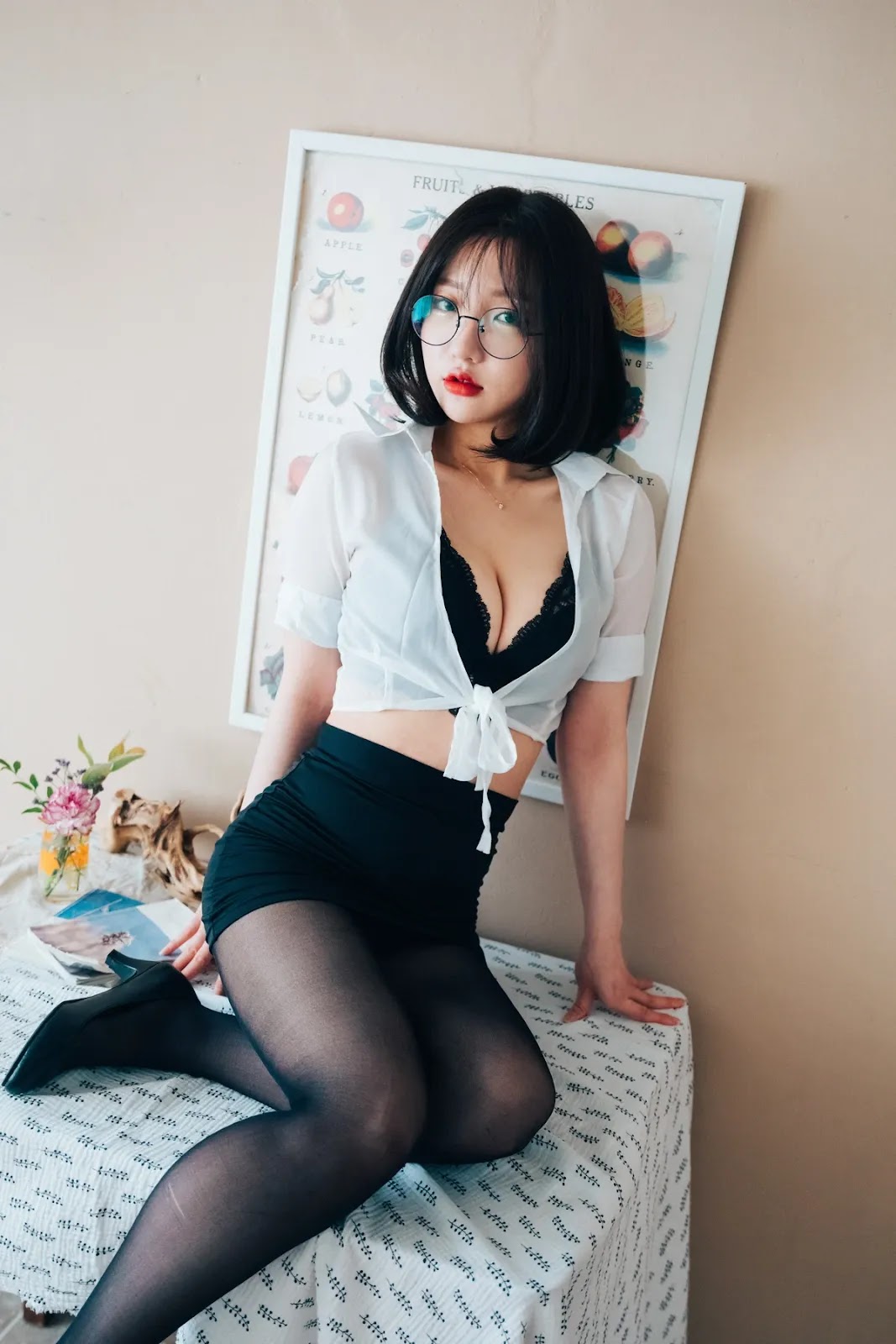 Ảnh Nóng 18+ Gái Xinh Son Yeeun 손예은, [LOOZY] Officegirl’s Vacation Vol.01