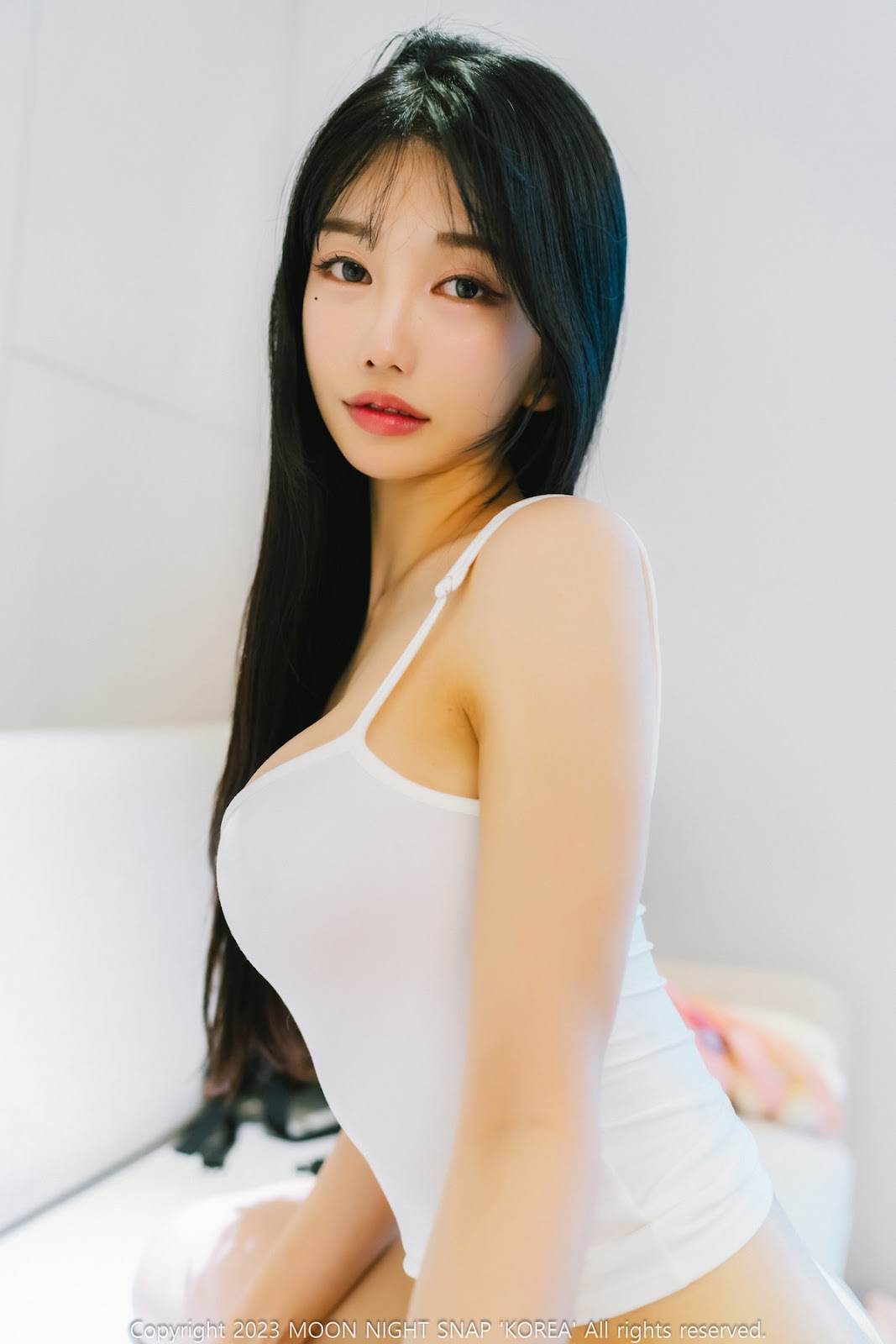 Ảnh Nóng 18+ Gái Xinh Yunjin 챌이, [Moon Night Snap] Yunjin Peeking Set.02 – Onlyfans Leak