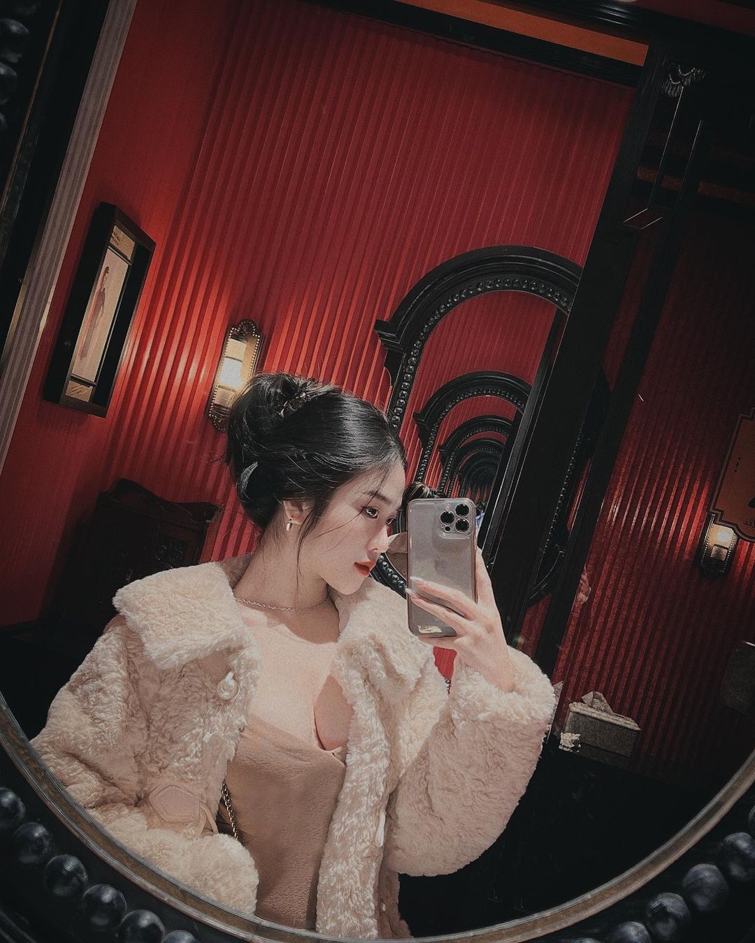 Ảnh 18+ Gái Xinh Facebook Hồ Anh Thư im_hothu – Onlyfans Leak