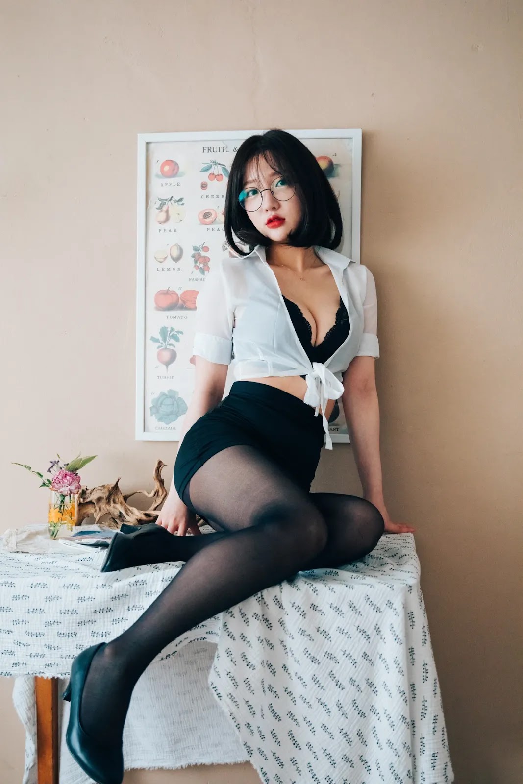 Ảnh Nóng 18+ Gái Xinh Son Yeeun 손예은, [LOOZY] Officegirl’s Vacation Vol.01