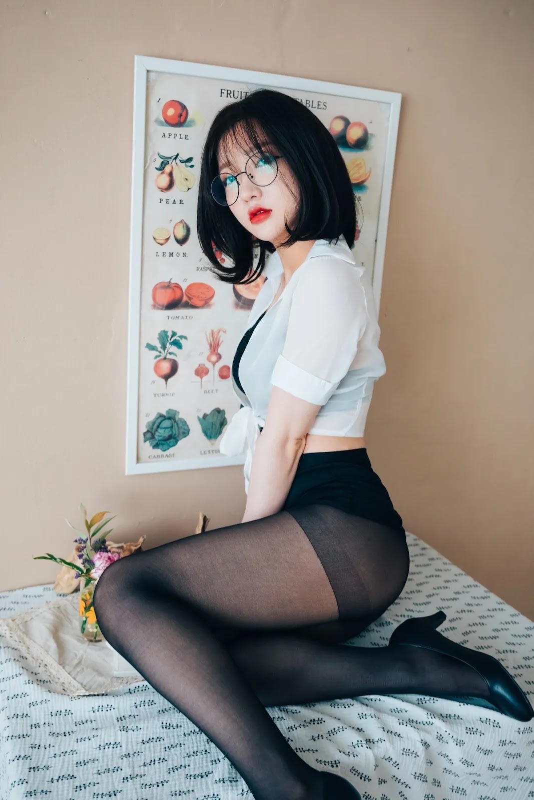 Ảnh Nóng 18+ Gái Xinh Son Yeeun 손예은, [LOOZY] Officegirl’s Vacation Vol.01