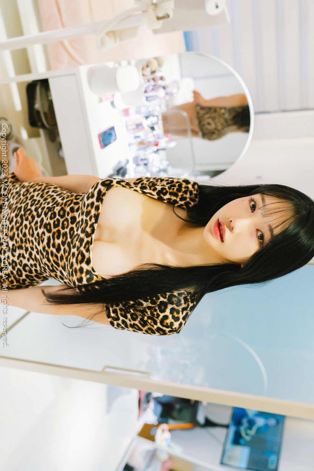 Ảnh Nóng 18+ Gái Xinh Yunjin 챌이, [Moon Night Snap] Yunjin Peeking Set.01 – Onlyfans Leak