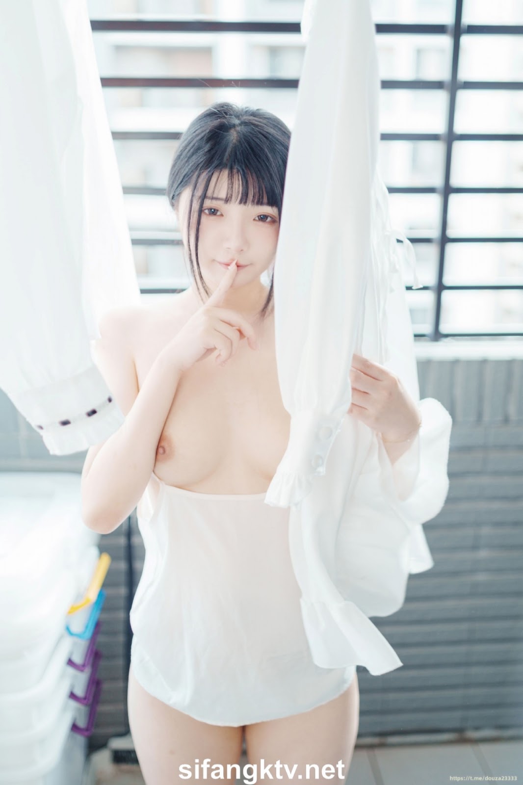 Ảnh Nóng 18+ Gái Xinh Timliao 露出嫩穴勾引你