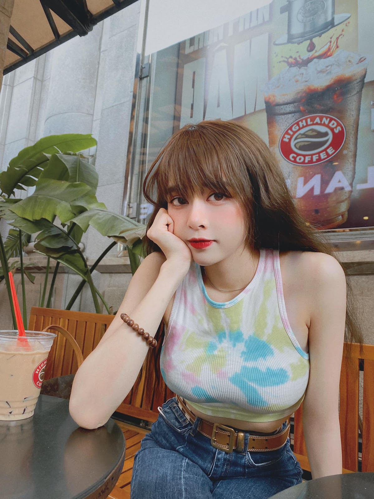 Ảnh Gái Xinh Instagram Hạnh Bích Trần Chen Bi Xing – __hanhbichtran__